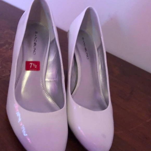 Shoe - Picture 3 of 3